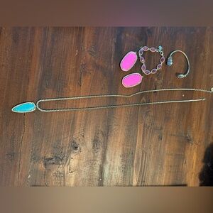 Kendra Scott turquoise pendent necklace